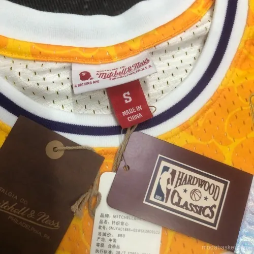 LAKERS YELLOW 93 X BAPE - Imagen 4